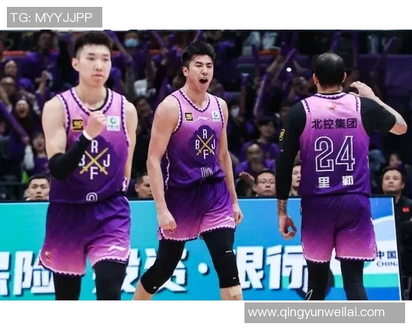 北控惨败北京全运男篮！让了一套阵型，西伯恩拉胯，佩里已到队！